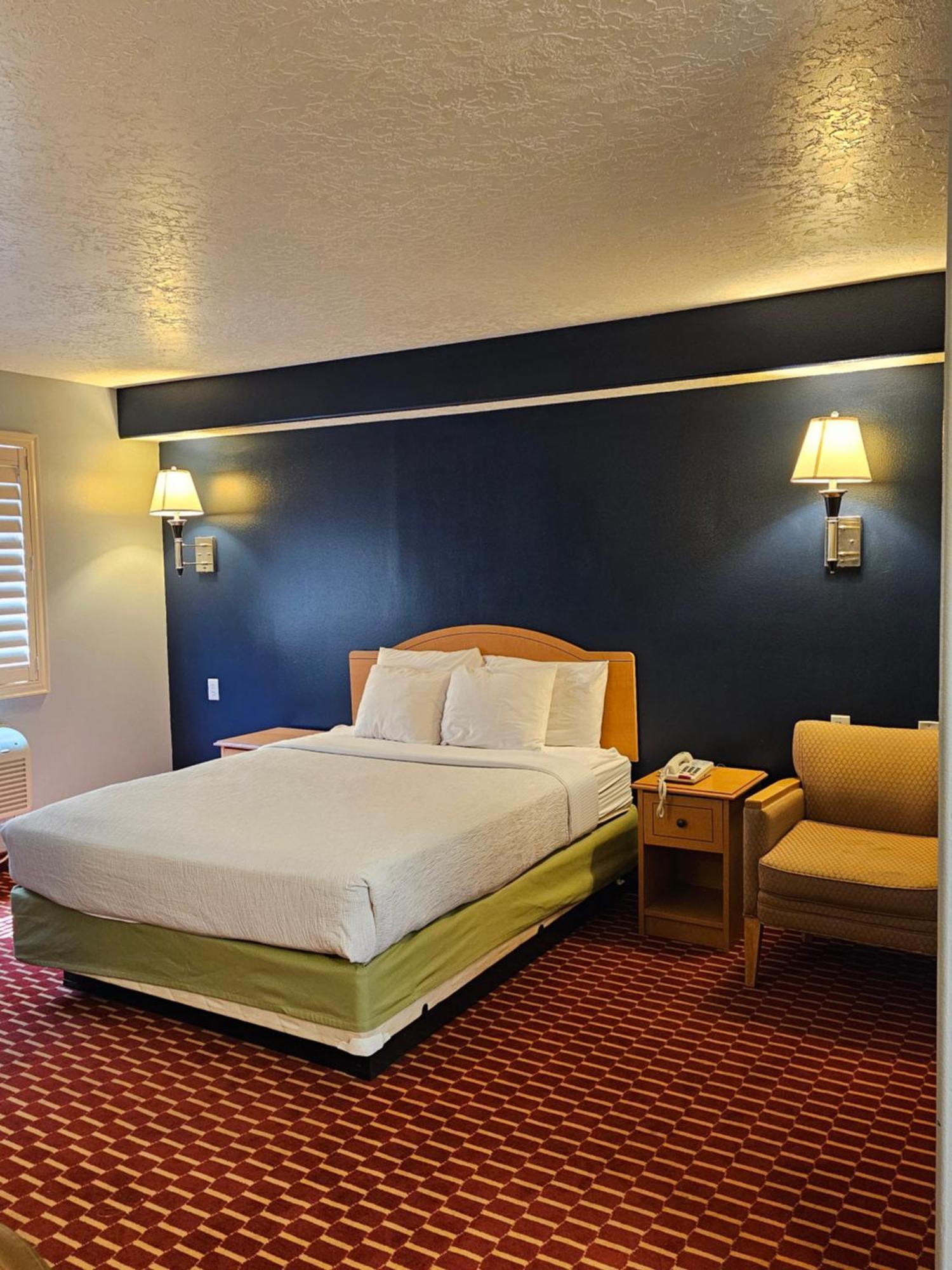 Executive Inn & Suites Extended Stay - Vernal Bagian luar foto