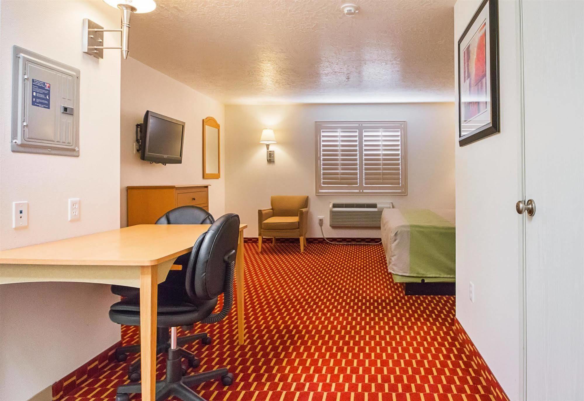 Executive Inn & Suites Extended Stay - Vernal Ruang foto